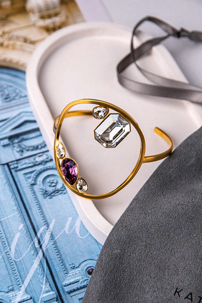 Браслет Sameera (кристаллы лиловые, прозрачные, г/п: золото, d 5.5) Греция K.Vassou KV25.2-308361G