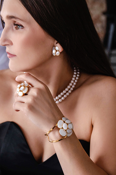 Браслет (перламутр, г/п: золото. 4.5 см) Франция Philippe Ferrandis MISS CAMELIA MC44