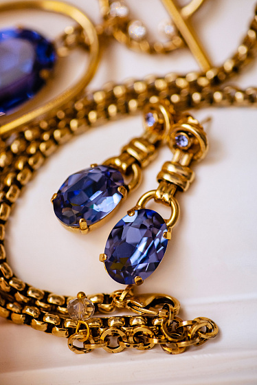 картинка Серьги (фиолетовый кристалл, 4.1х1,3 см, 13 гр.) Италия Claudio Canzian 002 02 313 ювелирный  магазин Калина являющийся официальным дистрибьютором в России 