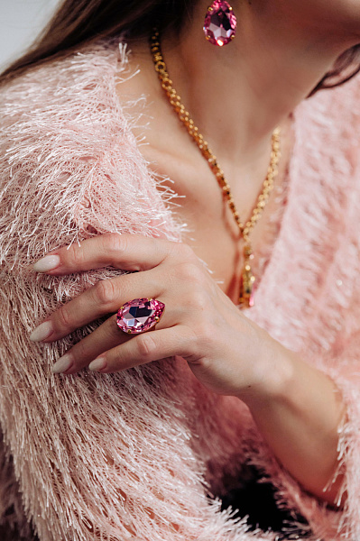 Кольцо Капля б. (кристалл розовый, 3х2х0,8 см) Италия  Claudio Canzian 002 01 196