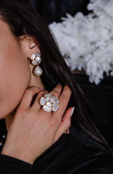 Кольцо (перламутр, г/п: золото. 3.5х3.5 см) Франция Philippe Ferrandis MISS CAMELIA MC51