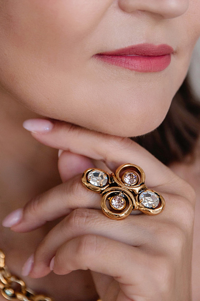 Кольцо (кристаллы персиковые, прозрачные 4,4х3,1 см) Италия Claudio Canzian 002 01 551