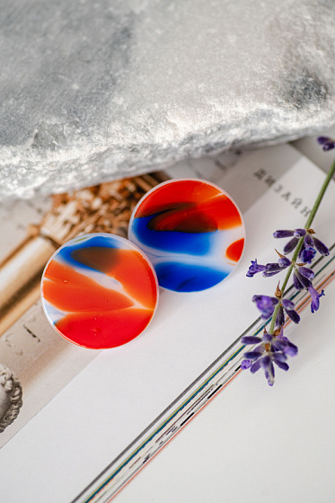 картинка Пусеты Ringo разноцветный-1 2,5х2,5 см Италия ENZO BENZO  ювелирный  магазин Калина являющийся официальным дистрибьютором в России 