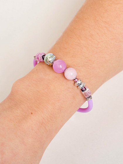 картинка  Браслет(Кварц, вулк.лава, кварц, гематит, хрусталь) 40082570 Россия Роман с камнем ювелирный  магазин Калина являющийся официальным дистрибьютором в России 