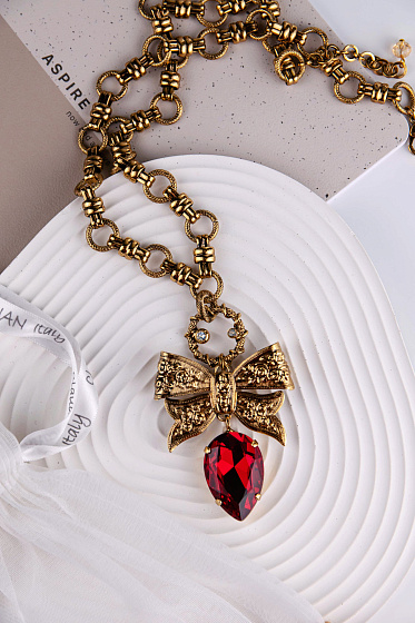 картинка Колье Банты (кристалл красный, 8х4.7 см, 53 см) Италия Claudio Canzian 002 05 335 ювелирный  магазин Калина являющийся официальным дистрибьютором в России 