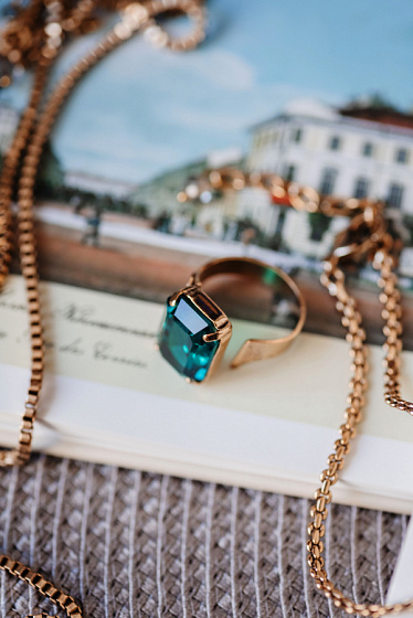 картинка Кольцо Леденцы (кристалл зеленый, 1,7х1,3 см) Италия  Claudio Canzian 002 01 255 ювелирный  магазин Калина являющийся официальным дистрибьютором в России 