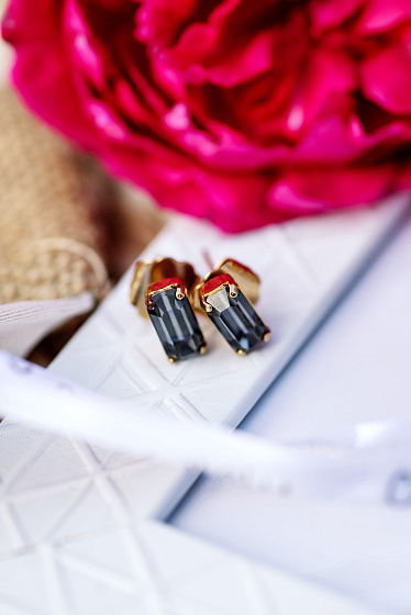 картинка Пусеты (багетный кристалл - графит) Италия  Claudio Canzian 002 02 559 ювелирный  магазин Калина являющийся официальным дистрибьютором в России 