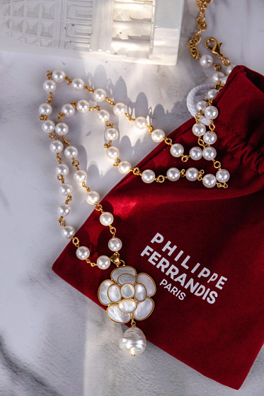 картинка Колье (перламутр, майорка, г/п: золото, 75+8 см, 4.7х3.4 см) Франция Philippe Ferrandis MISS CAMELIA ювелирный  магазин Калина являющийся официальным дистрибьютором в России 