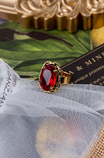 Кольцо (Кристалл красный, 1,8х1,3 см, регулируется) Италия Claudio Canzian 002 01 562