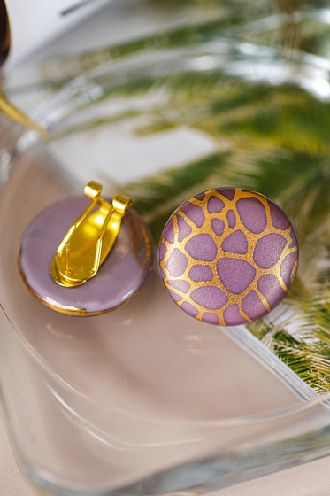 картинка Пусеты Afrika Sfera сливовые 2,5x2,5 см Италия ENZO BENZO  ювелирный  магазин Калина являющийся официальным дистрибьютором в России 