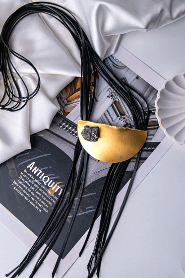 картинка Колье Luiana (пирит, г/п: золото) Katerina Vassou KV25 2-308311G ювелирный  магазин Калина являющийся официальным дистрибьютором в России 