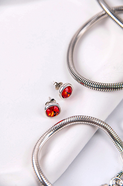 Серьги Ciclon EMO608-03 (кристалл красный, г/п: серебро) Испания