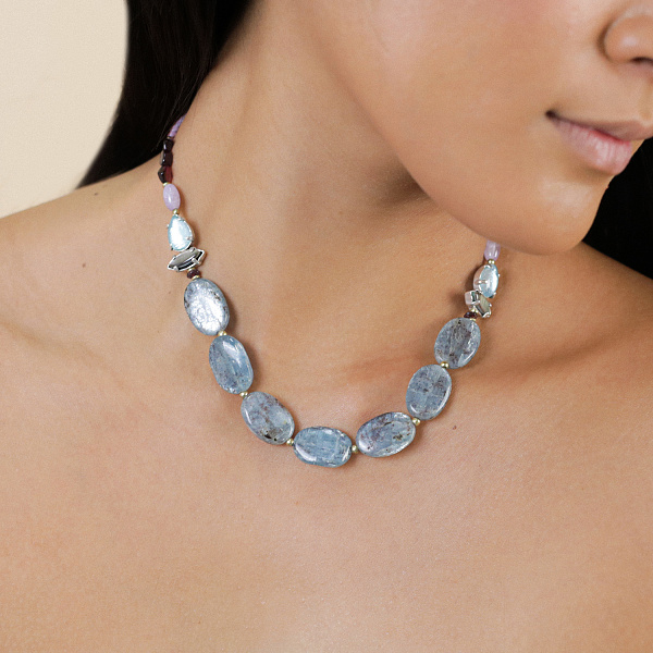 Колье Gotborg (Аметист, кианит, гранат, перламутр, ракушка, 42 см) 15-43662 Франция Nature Bijjoux