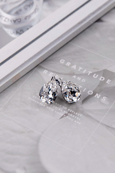 картинка Серьги Капля мал. (кристалл прозр., 2,6х13,см, 8 гр, г/п: родий) Италия Claudio Canzian 002 02 230 ювелирный  магазин Калина являющийся официальным дистрибьютором в России 