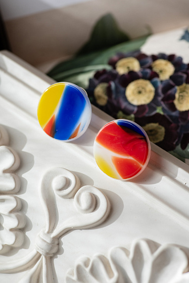 картинка Пусеты Ringo разноцветный 2,5х2,5 см Италия ENZO BENZO  ювелирный  магазин Калина являющийся официальным дистрибьютором в России 