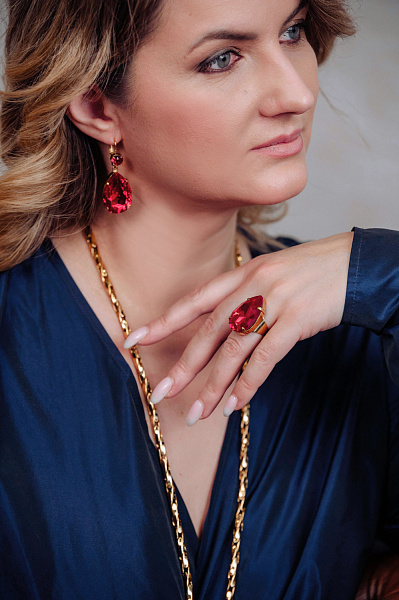 Кольцо Капля б. (кристалл красный,3х2х0,8 см ) Италия  Claudio Canzian 002 01 196
