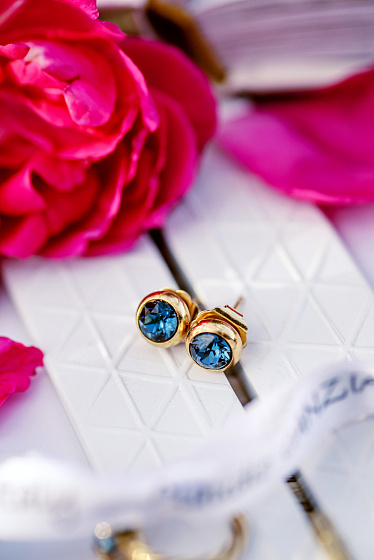 картинка Пусеты (кристалл цвета сапфир) Италия Claudio Canzian 002 02 297 ювелирный  магазин Калина являющийся официальным дистрибьютором в России 