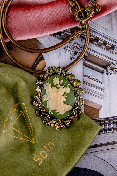 Колье Винтажная камея Фея (н.кожа, кулон 5,7х4,8 см, 49+5 см) Россия SOIN 101 01 11