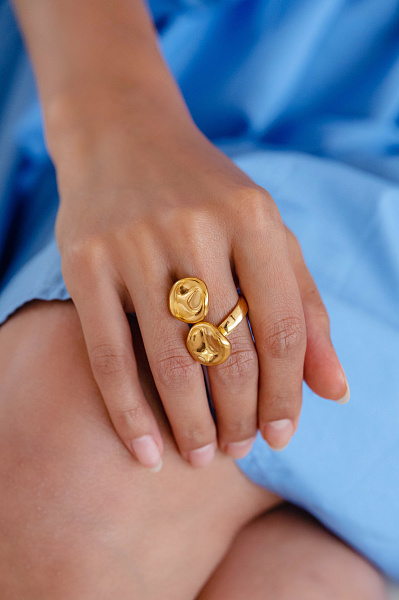 Кольцо (керамика золото, г/п: золото, размер регул.D элемента 1.5 см) Испания 01901005