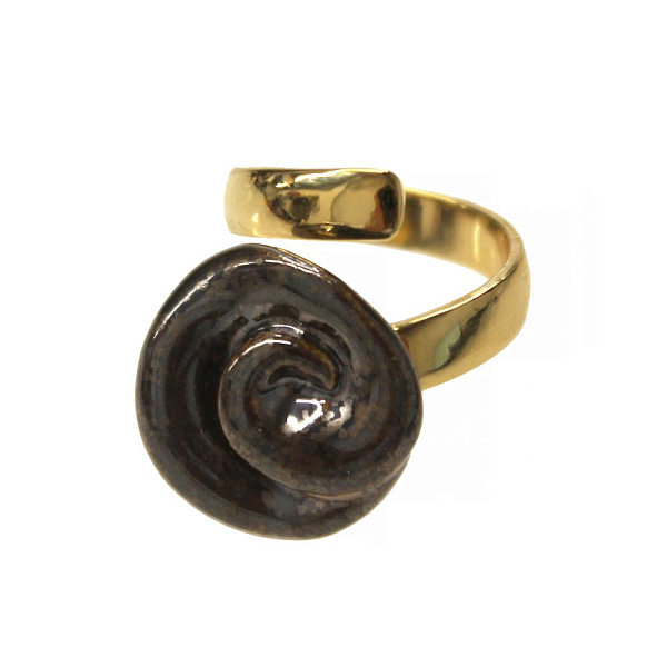 Кольцо Роза (керамика коричневый, г/п: золото, размер регул.1.7х1.7см) Испания 01901020