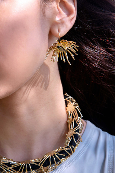 Колье (хлопковая нить - черная, г/п: золото, 49х2,5 см) Греция Kalliope 002 05 060