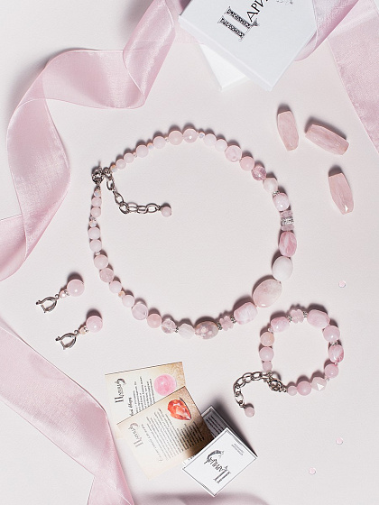 картинка Колье Царица (Розовый кварц, агат, речной жемчуг, кр.Preciosa) 10120341 Россия ювелирный  магазин Калина являющийся официальным дистрибьютором в России 