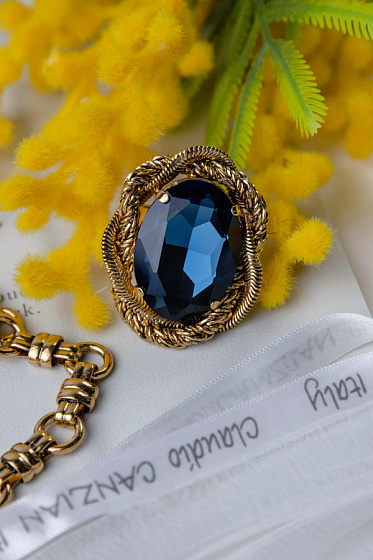 картинка Кольцо Жгуты (кристалл синий, 4х3,5 см, регулируется) Италия Claudio Canzian 002 01 102 ювелирный  магазин Калина являющийся официальным дистрибьютором в России 