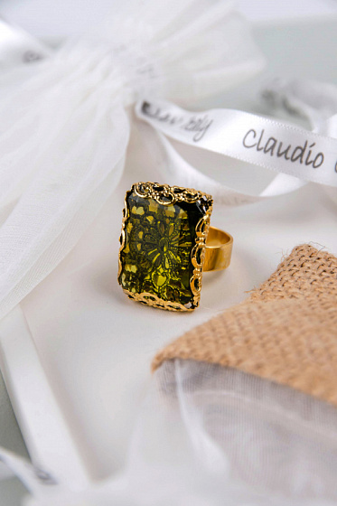 картинка Кольцо (кристалл бутылочного цвета, 2,6х1,8х0,6 см) Италия Claudio Canzian 002 01 460 ювелирный  магазин Калина являющийся официальным дистрибьютором в России 