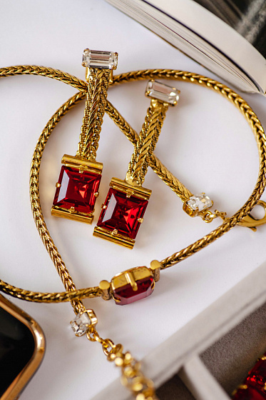 картинка Серьги (кристалл красный) Италия  Claudio Canzian 002 02 680 ювелирный  магазин Калина являющийся официальным дистрибьютором в России 