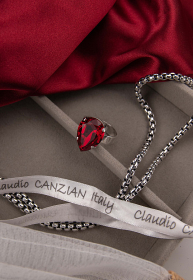 картинка Кольцо Капля мал. (кристалл красный, 1,8х1,4 см,высота 0,8 ) Италия Claudio Canzian 002 01 185 ювелирный  магазин Калина являющийся официальным дистрибьютором в России 