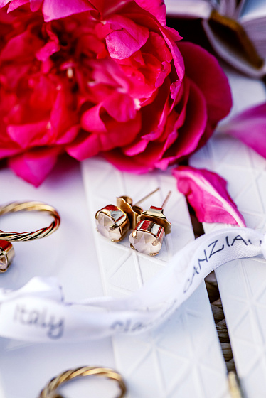 картинка Пусеты (кристалл цвета ряженка) Италия Claudio Canzian 002 02 325 ювелирный  магазин Калина являющийся официальным дистрибьютором в России 