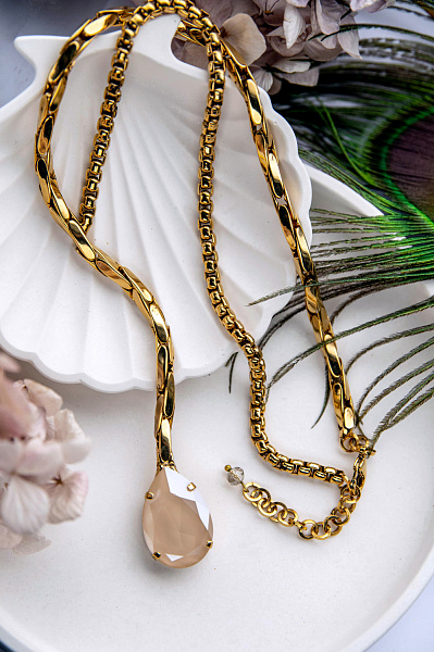 Колье (кристалл цвета ряженка) Италия  Claudio Canzian 002 05 396