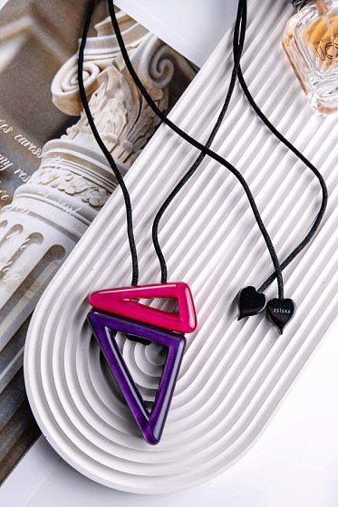 картинка Колье Tria 8.5x5.6см, фуксия, фиолетовый, длина регулируется Голландия ZSISKA P190201TRI1Q00 ювелирный  магазин Калина являющийся официальным дистрибьютором в России 