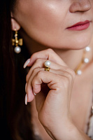 Кольцо (иск.жемчуг d 1 cм, 6 мм, г/п: золото, р.18) Италия  Claudio Canzian 002 01 464