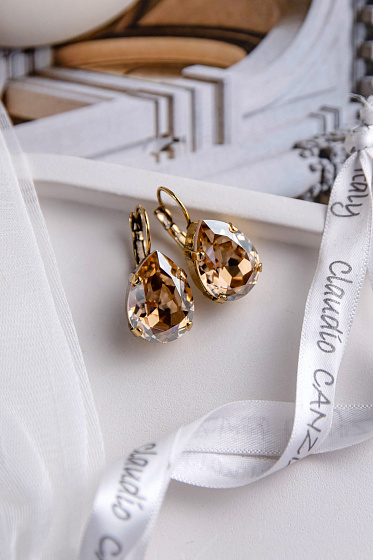 картинка Серьги Капля мал. (кристалл медовый, 2,6х13,см, 8 гр) Италия Claudio Canzian 002 02 230 ювелирный  магазин Калина являющийся официальным дистрибьютором в России 