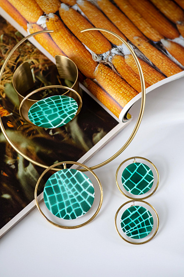 картинка Колье Kenza (эмаль, г/п: золото) Греция Katerina Vassou KV23-307585 ювелирный  магазин Калина являющийся официальным дистрибьютором в России 