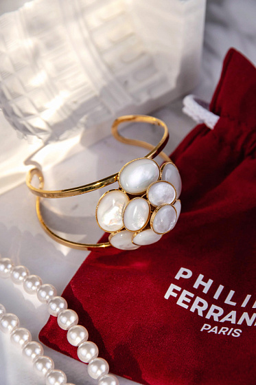 картинка Браслет (перламутр, г/п: золото. 4.5 см) Франция Philippe Ferrandis MISS CAMELIA MC44 ювелирный  магазин Калина являющийся официальным дистрибьютором в России 
