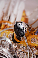 Кольцо (эмаль черная, г/п: родий, р.18) KG00 0015RB-00R Uvelina 