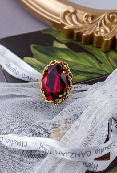 картинка Кольцо (Кристалл красный, 3,5х2,7 см, регулируется) Италия Claudio Canzian 002 01 563 ювелирный  магазин Калина являющийся официальным дистрибьютором в России 