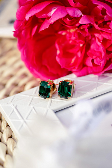 картинка Пусеты (багетный кристалл - зеленый) Италия  Claudio Canzian 002 02 613 ювелирный  магазин Калина являющийся официальным дистрибьютором в России 