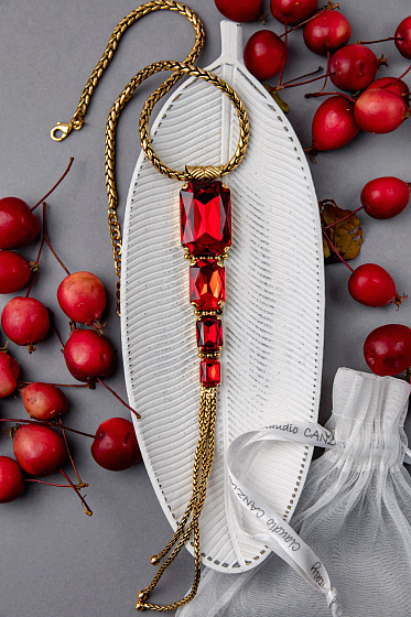 картинка Колье Valentino Rosso (кристалл красный, 49 см, 25х2.5 см) Италия Claudio Canzian 002 05 937 ювелирный  магазин Калина являющийся официальным дистрибьютором в России 