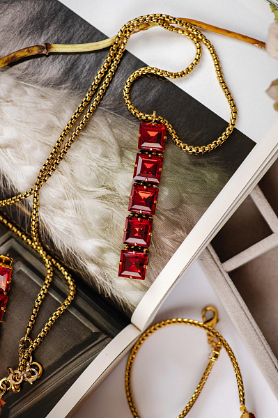 Колье (кристалл красный) Италия  Claudio Canzian 002 05 666