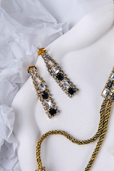 картинка Серьги (кристаллы: черные, прозрачные, г/п: золото) Италия Claudio Canzian 002 02 746 ювелирный  магазин Калина являющийся официальным дистрибьютором в России 