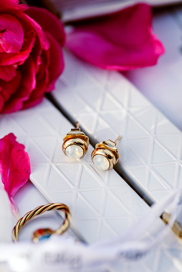 картинка Пусеты (кристалл белый опал) Италия  Claudio Canzian 002 02 297 ювелирный  магазин Калина являющийся официальным дистрибьютором в России 