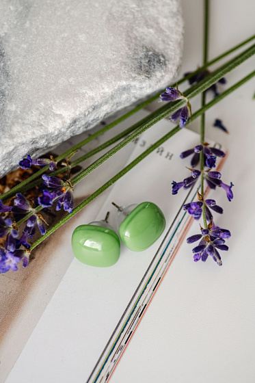 картинка Пусеты Sandro Quadro зеленый горошек 1,3х1,3 см Италия ENZO BENZO  ювелирный  магазин Калина являющийся официальным дистрибьютором в России 