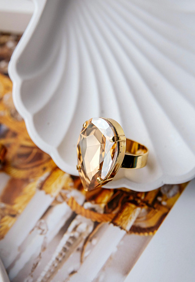 картинка Кольцо Капля б. (медовый кристалл, 3х2х0,8 см) Италия  Claudio Canzian 002 01 196 ювелирный  магазин Калина являющийся официальным дистрибьютором в России 